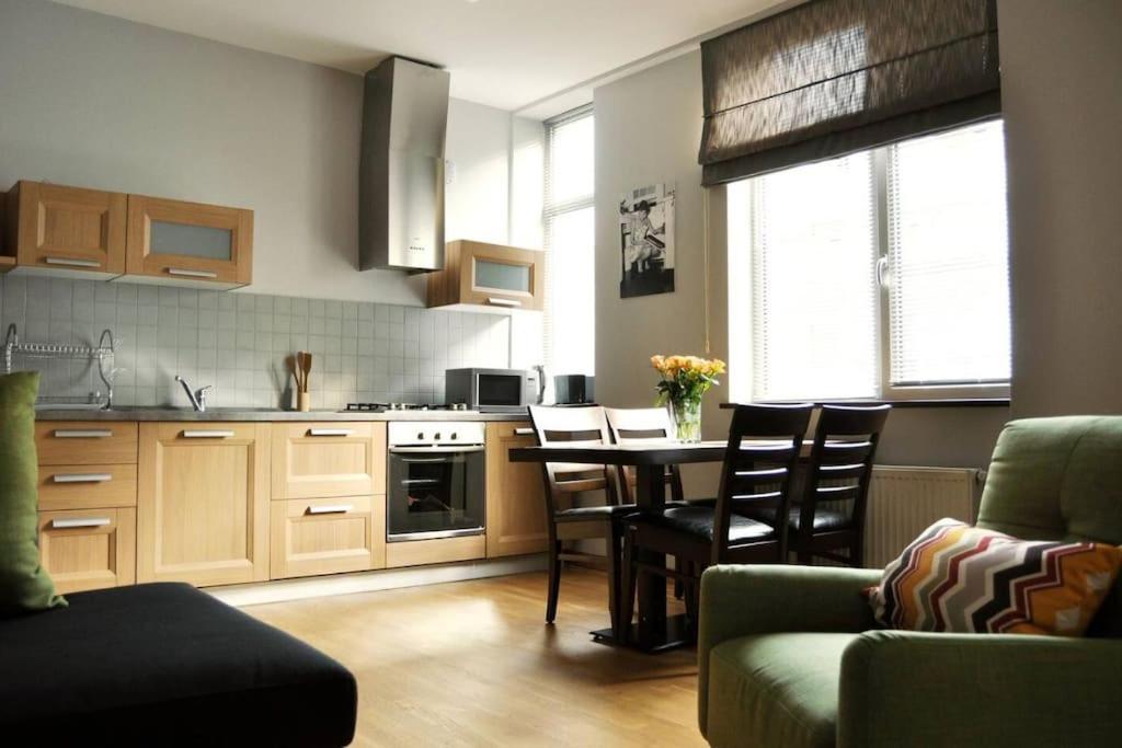City Center 2Bdr Apartment Near Rustaveli Av. Тбілісі Екстер'єр фото