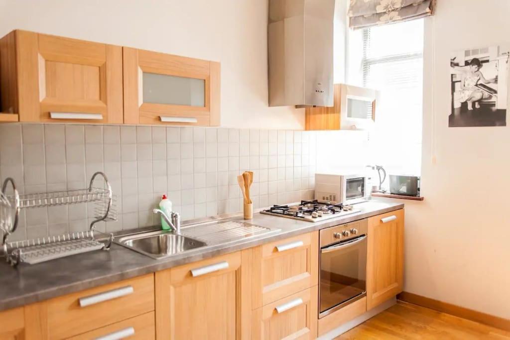 City Center 2Bdr Apartment Near Rustaveli Av. Тбілісі Екстер'єр фото